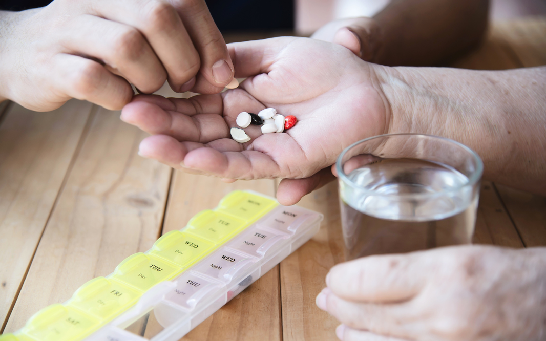 5 claves para controlar la polifarmacia en adultos mayores con ayuda de la genética